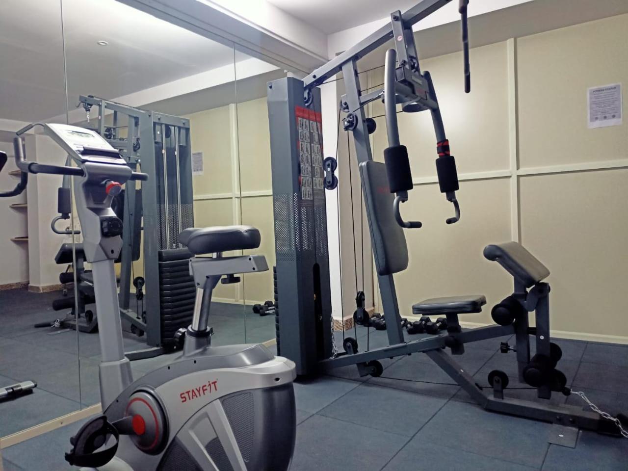 Grand Continent Hotel Gachibowli Near Us Consulate Eksteriør bilde